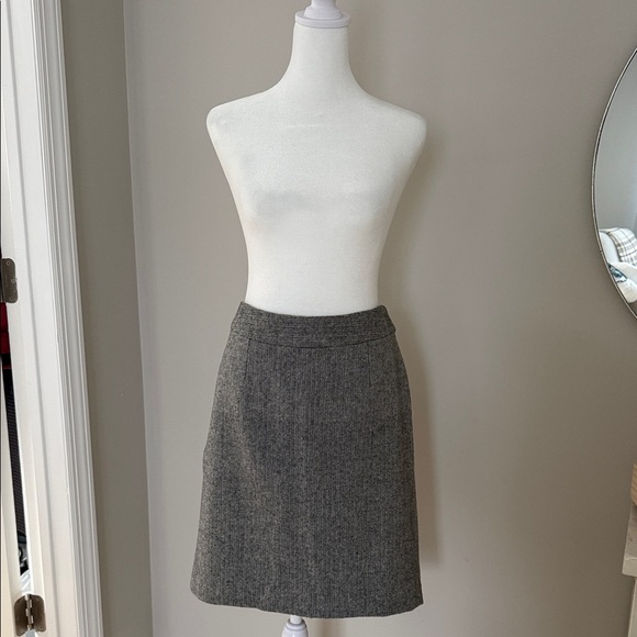 Banana Republic Dresses & Skirts - Classic Gray Women's Skirt Banana Republic